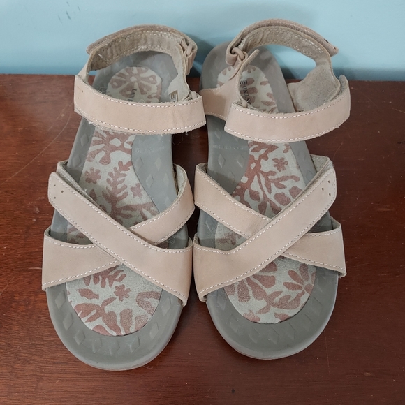 Lands' End Women's Terrain Sandal Khaki  359594 - size - Picture 7 of 8